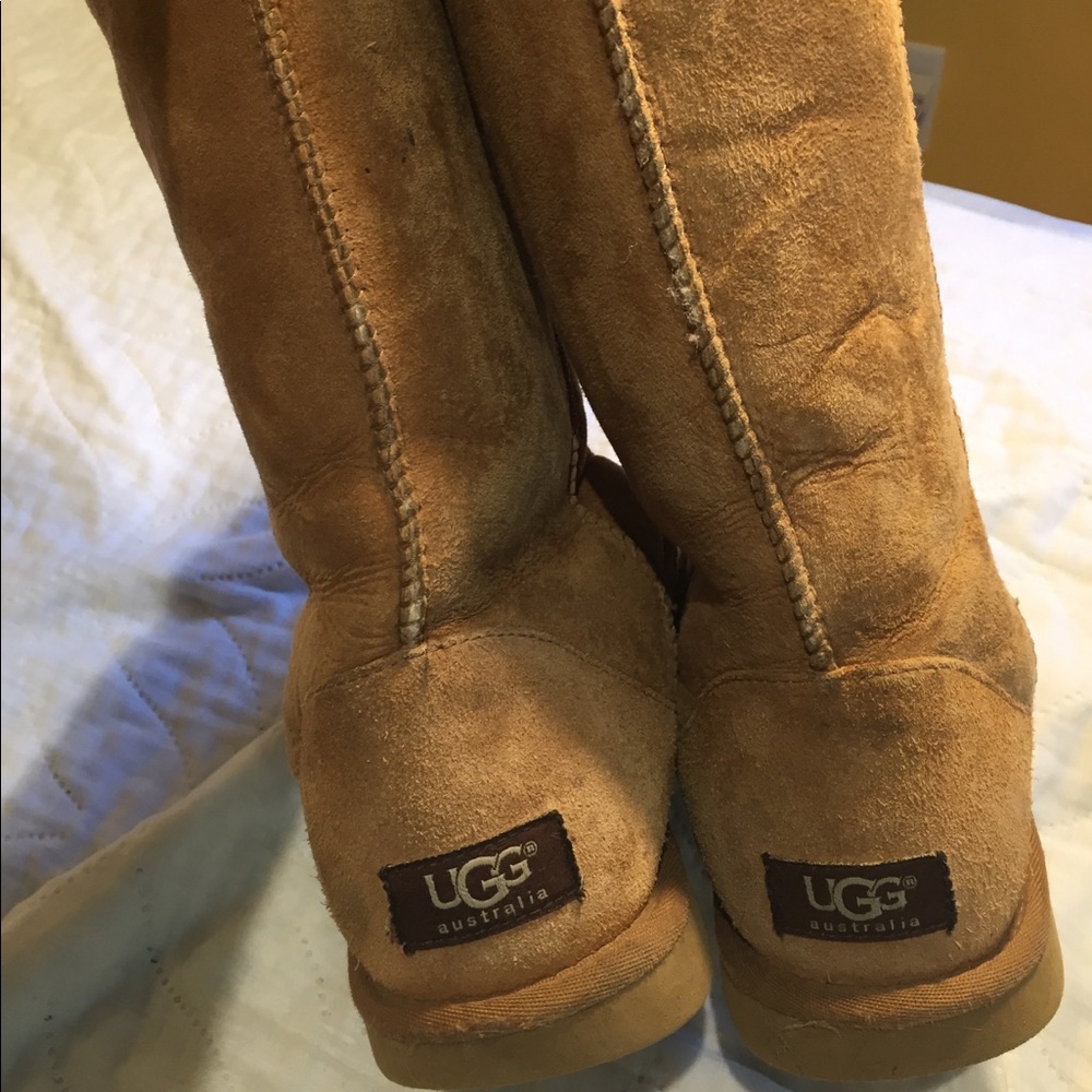 UGG GREAT CONDITION tan sheep skin tall boots